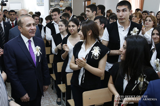 Վարչապետը մասնակցել է «Վերջին զանգի» տոնական միջոցառմանը