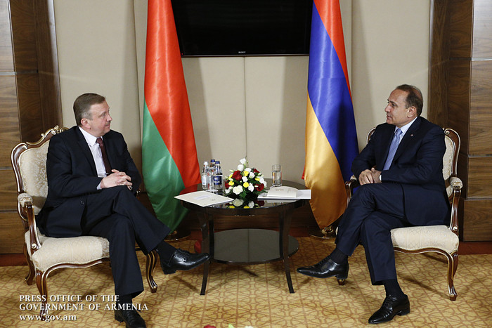 Հայաստանի վարչապետն առանձնազրույց է ունեցել Բելառուսի վարչապետի հետ