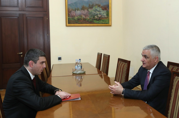 Փոխվարչապետ Մհեր Գրիգորյանը  հանդիպում է ունեցել Արցախի Հանրապետության պետական նախարարի հետ