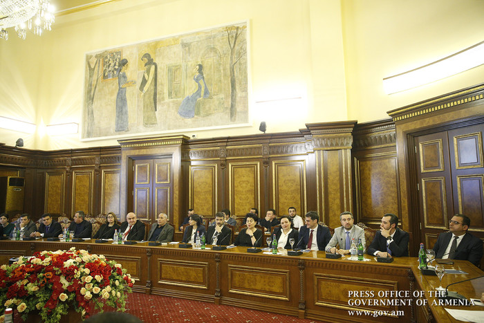 Վարչապետը հյուրանոցային տնտեսությունների ներկայացուցիչների հետ քննարկել է ոլորտի զարգացման ուղիները