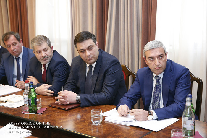 Վարչապետը ՀՀ տրանսպորտի, կապի և տեղեկատվական տեխնոլոգիաների նախարարության աշխատակազմի հետ քննարկել է