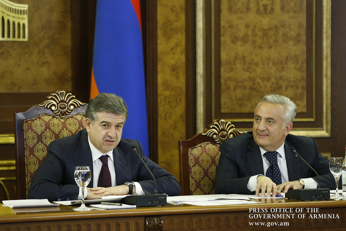 Պետությունը սուբսիդավորելու է գերակա ոլորտների վարկային տոկոսները. Կարեն Կարապետյանը հանդիպել է բանկ