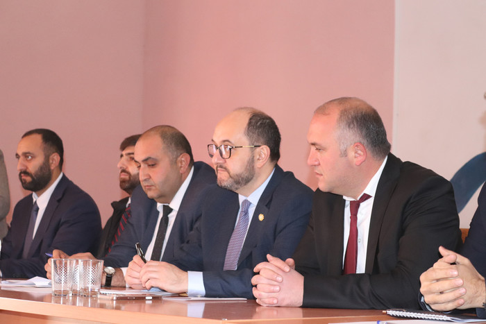 Արայիկ Հարությունյանն այցելել է Արարատի մարզի ազգային փոքրամասնությունների բնակավայրեր