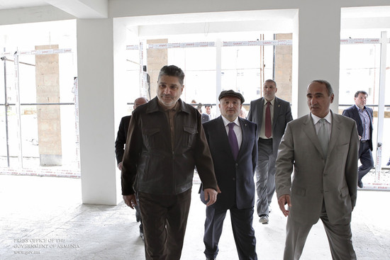 Վարչապետը ծանոթացել է Գյումրու «Մուշ-2» թաղամասում իրականացվող մեծածավալ շինաշխատանքներին
