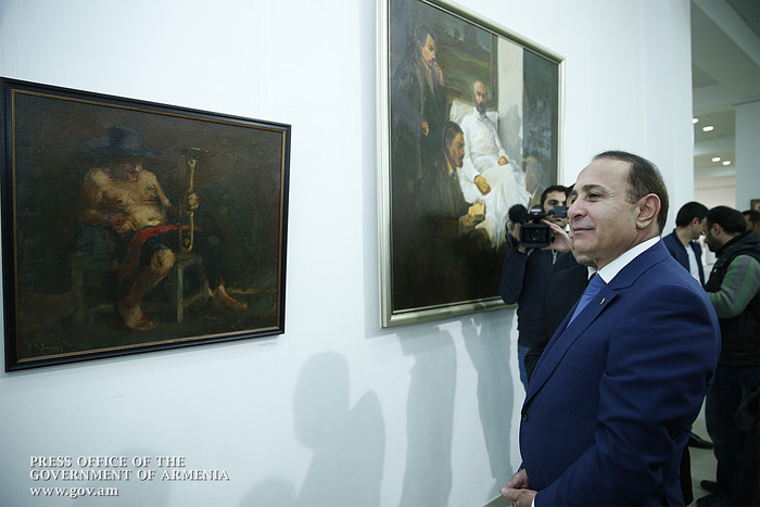 Կառավարության ղեկավարը մասնակցել է երիտասարդ արվեստագետների ցուցահանդեսի բացմանը