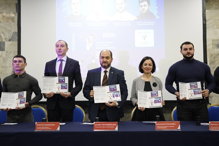 Արայիկ Հարությունյանը մասնակցել է «Սպորտ. ծանրամարտի Եվրոպայի առաջնություն»  թեմայով նամականիշով գեղ