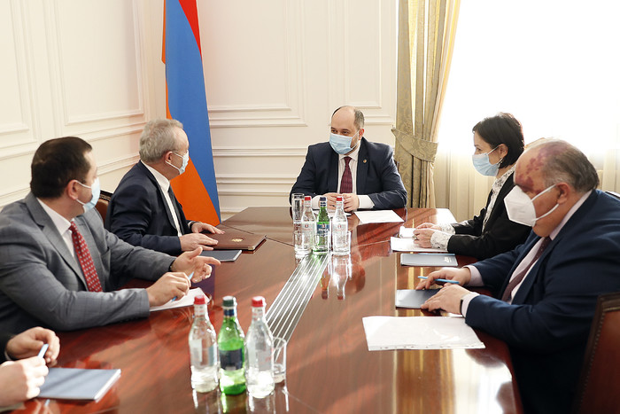 Արայիկ Հարությունյանի մոտ քննարկվել է Կենսաբանության միջազգային օլիմպիադայի նախապատրաստական աշխատանք